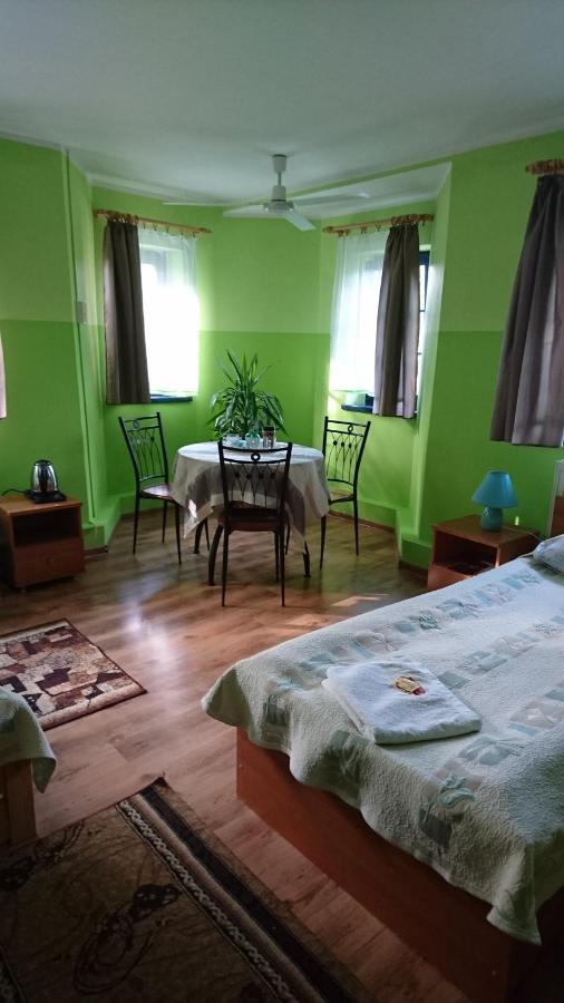 Hotelik Warmia -Pensjonat, Hostel ลิดซ์บาร์ก วาร์มิงสกี ภายนอก รูปภาพ